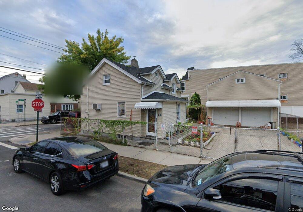 8798 112th St, Richmond Hill, NY 11418 - photo 1