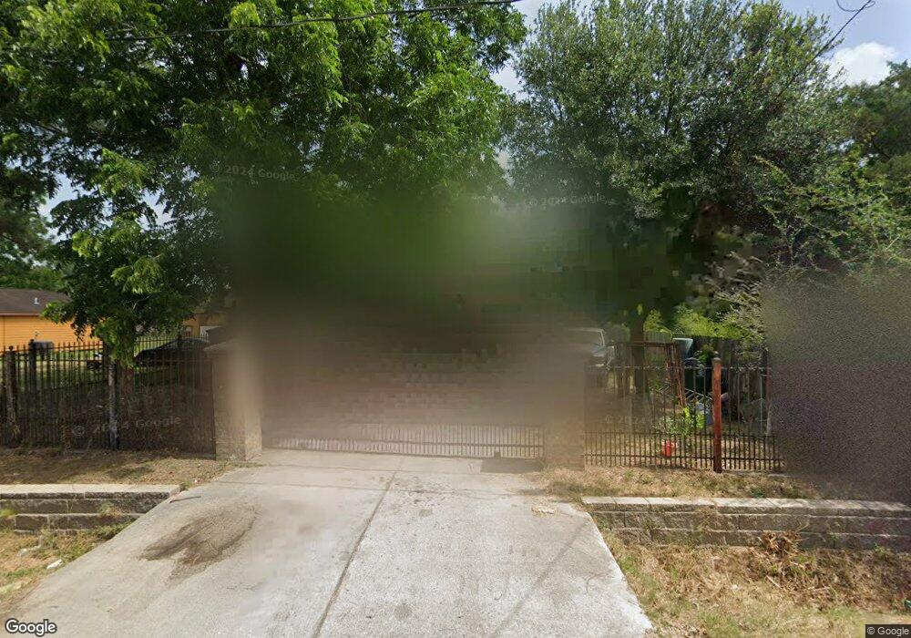 982 Dolly Wright St, Houston, TX 77088 - photo 1
