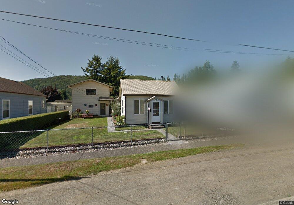 1212 Larch St, Raymond, WA 98577 - photo 1