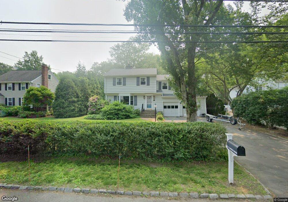 72 Lawrence Rd, Fairfield, CT 06824 - photo 1