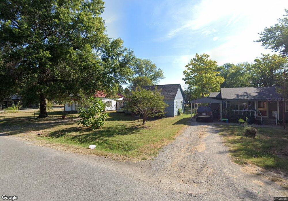 217 N Whitaker St, Pryor, OK 74361 - photo 1