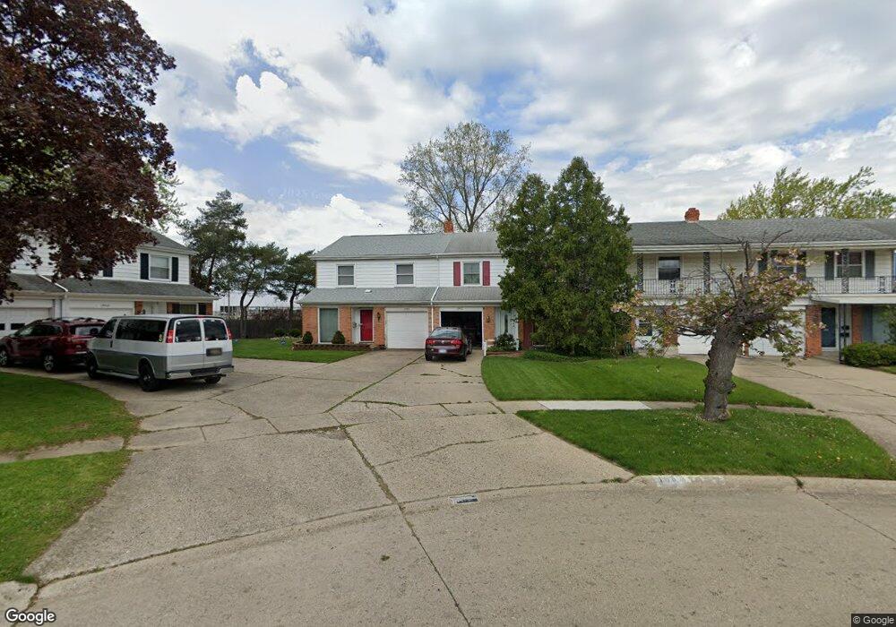 1955 Laurel Oak Dr, Flint, MI 48507 - photo 1