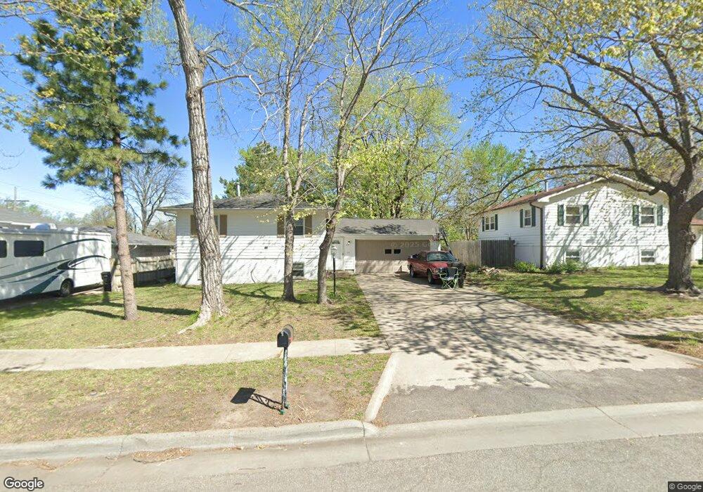5136 SW 33rd St, Topeka, KS 66614 - photo 1