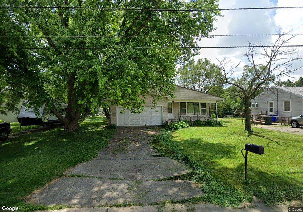 11 36th Ave SW, Cedar Rapids, IA 52404 - photo 1