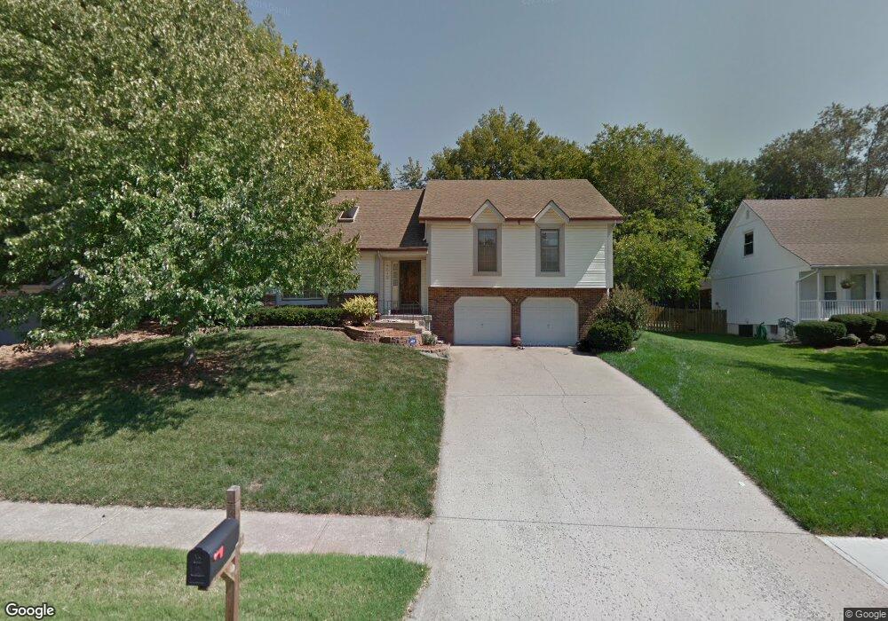 8613 Dice Ln, Lenexa, KS 66215 - photo 1