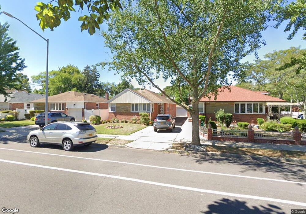 7908 263rd St, Glen Oaks, NY 11004 - photo 1