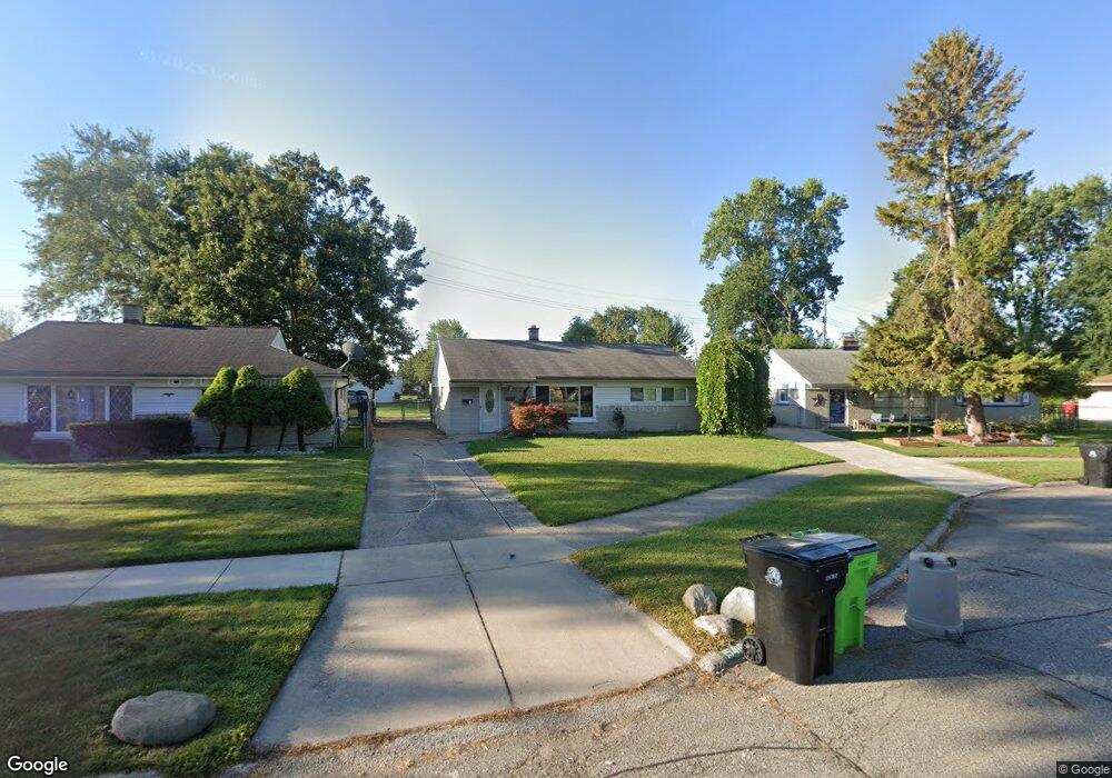 15416 Hill Ct, Roseville, MI 48066 - photo 1