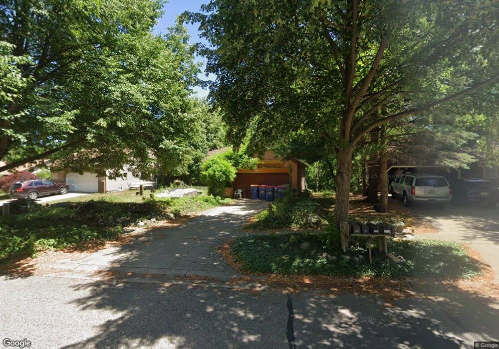 2338 Meadowglen Dr NE, Grand Rapids, MI 49505 - photo 1