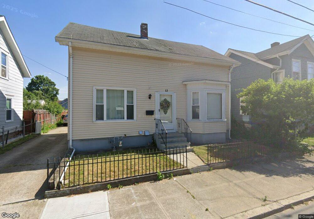 13 Beecher St, Pawtucket, RI 02860 - photo 1