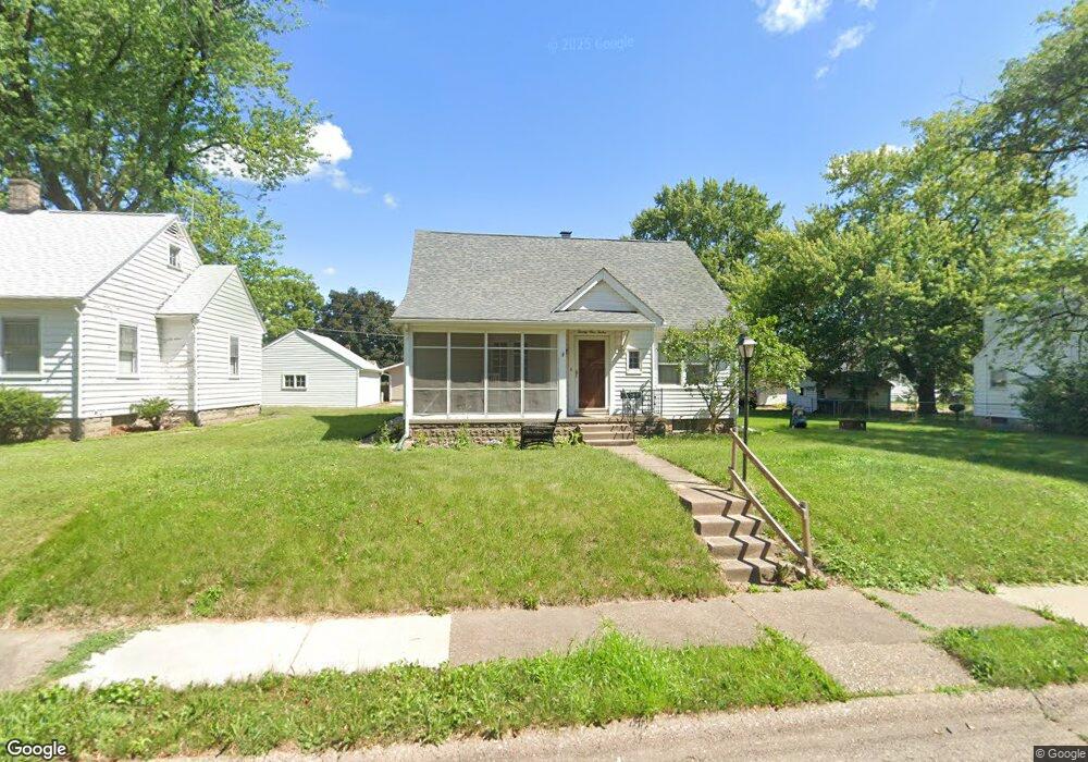 2112 W 18th St, Davenport, IA 52804 - photo 1
