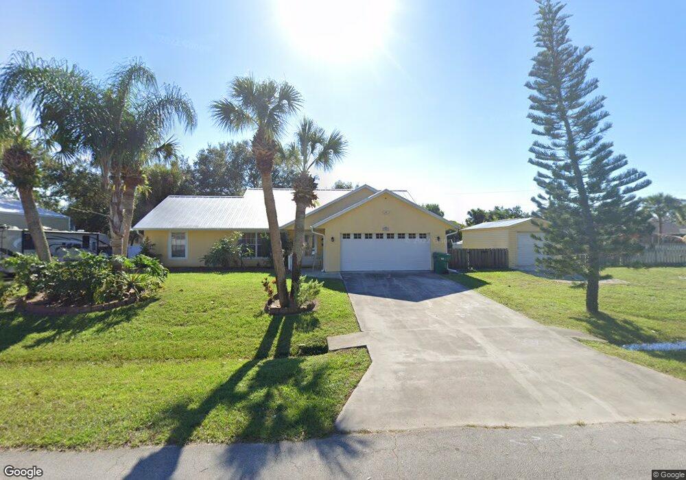 1401 Thornhill Ln, Sebastian, FL 32958 - photo 1