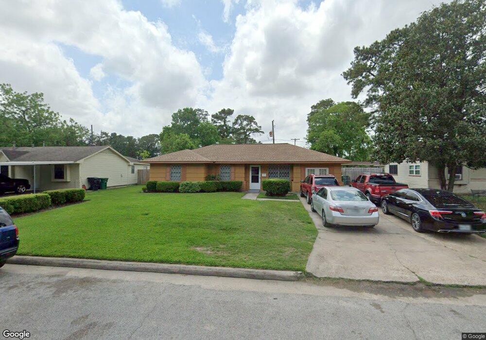 10537 Cheeves Dr, Houston, TX 77016 - photo 1