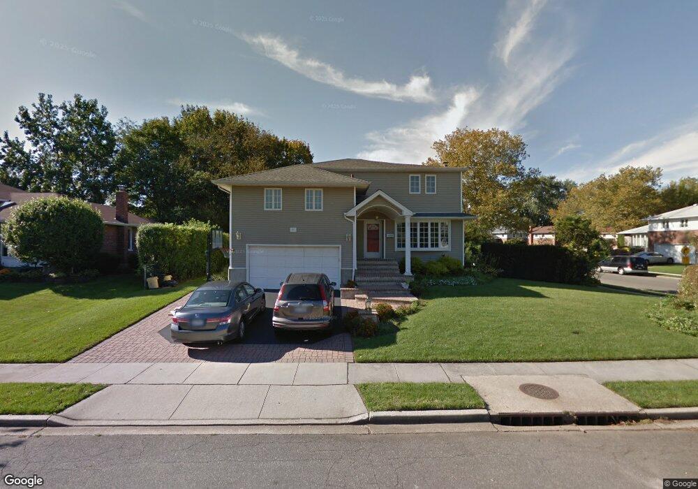 27 Theodore Dr, Plainview, NY 11803 - photo 1