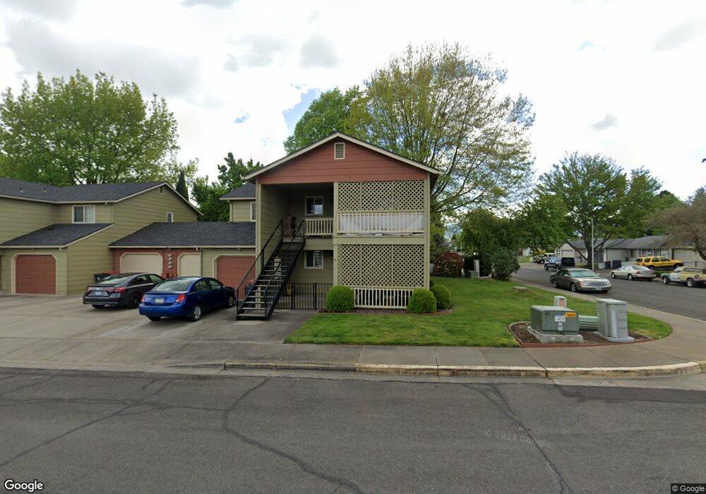 588 Village Dr unit G28, Central Point, OR 97502 - photo 1