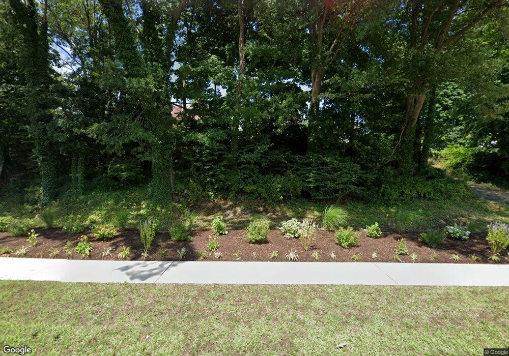 1110 Stratfield Rd, Fairfield, CT 06825 - photo 1