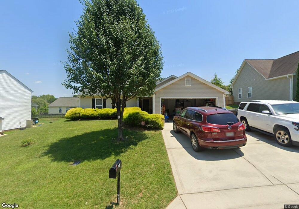 956 Ashland Ave, Statesville, NC 28677 - photo 1