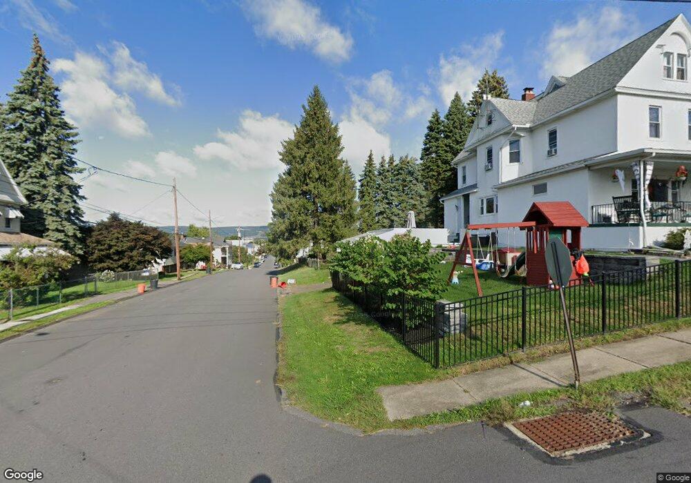 548 W Elm St, Dunmore, PA 18512 - photo 1