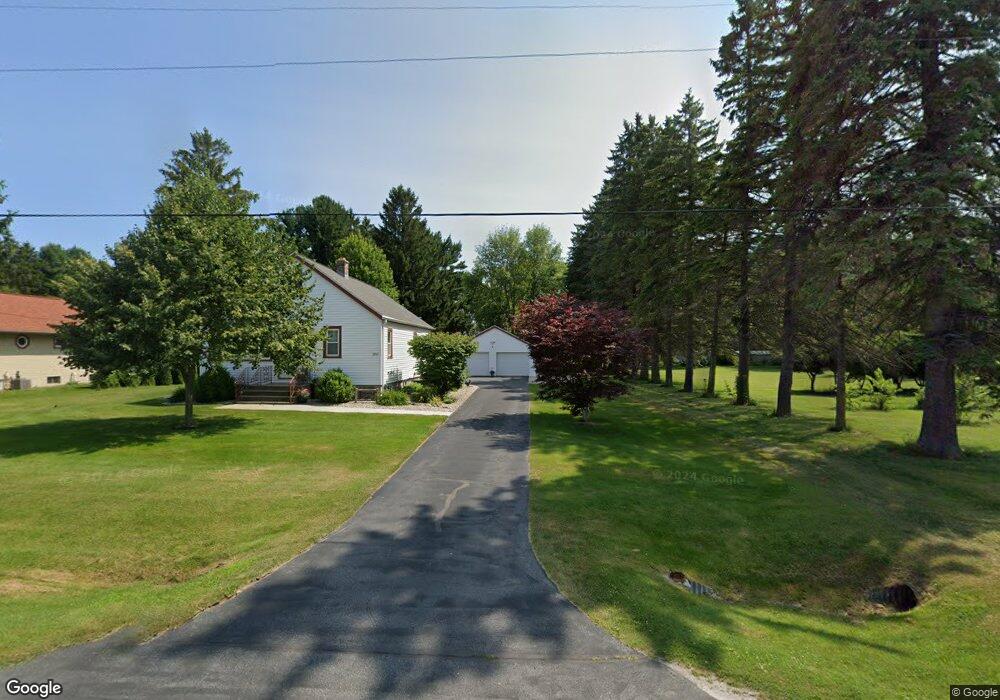 2913 Viebahn St, Manitowoc, WI 54220 - photo 1