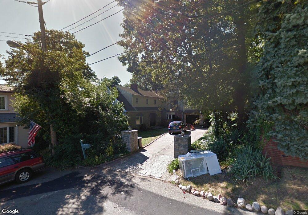 82 Cedarcliff Rd, Staten Island, NY 10301 - photo 1