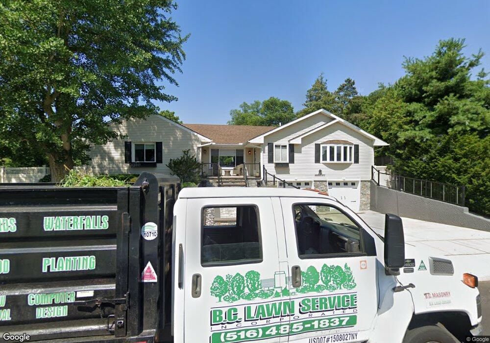 2177 Merokee Dr, Merrick, NY 11566 - photo 1