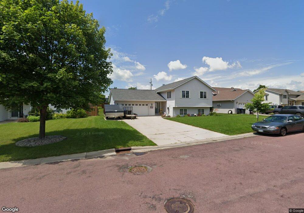 316 Maverick Dr, Mankato, MN 56001 - photo 1