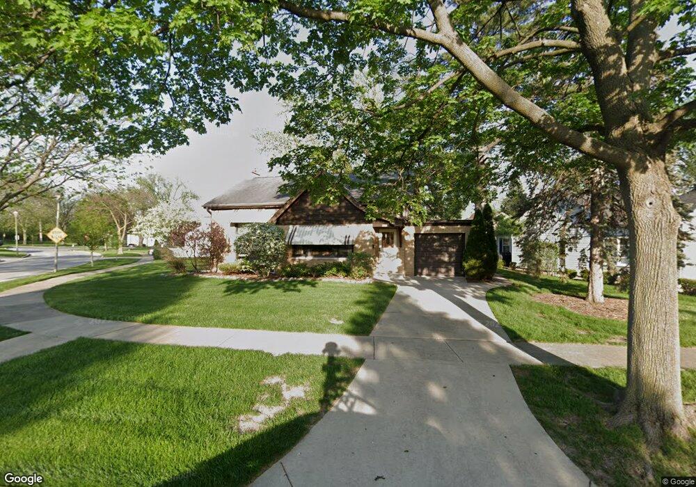 559 S Colfax Ave, Elmhurst, IL 60126 - photo 1