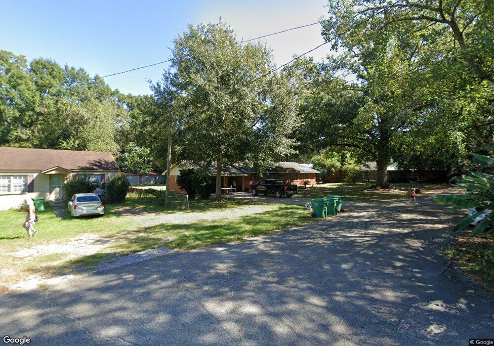 204 E Fourth Ave, Picayune, MS 39466 - photo 1