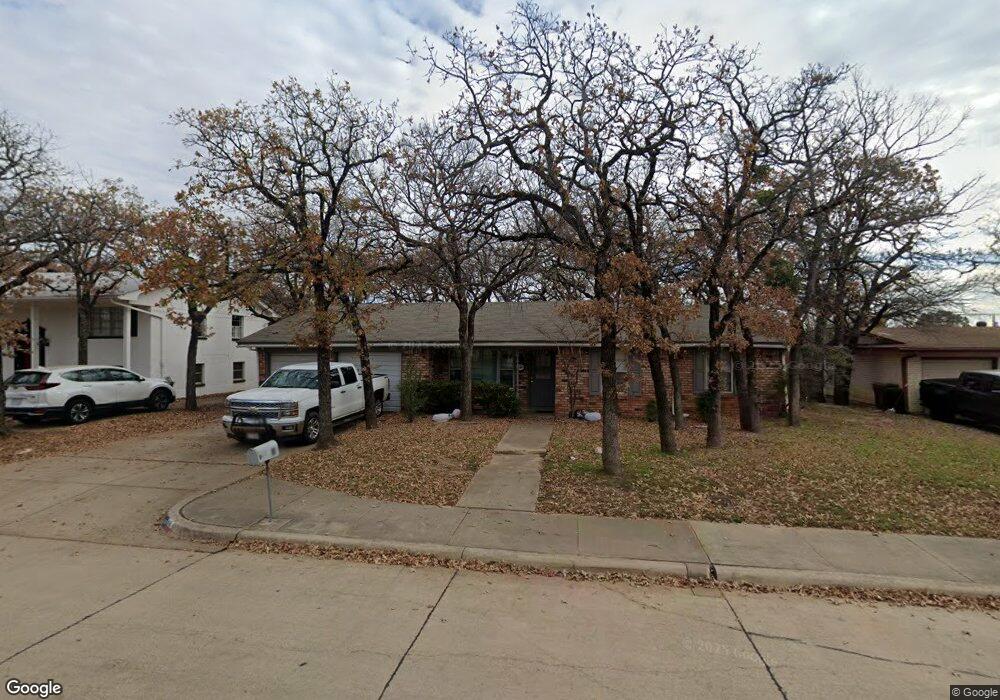 85 Stonegate Dr, Bedford, TX 76022 - photo 1