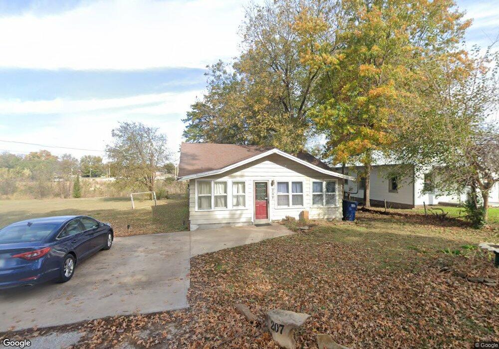 207 E Miami Ave, Cleveland, OK 74020 - photo 1