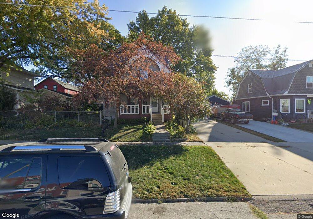 310 E 2nd St S, Newton, IA 50208 - photo 1