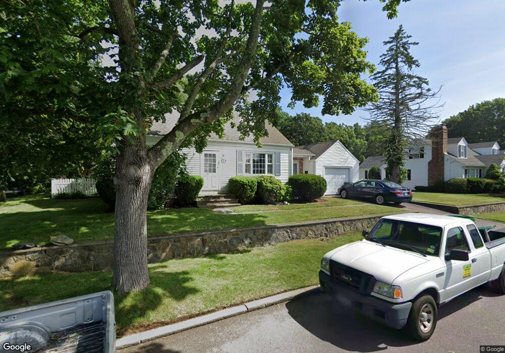71 Greylock Rd, Bristol, RI 02809 - photo 1