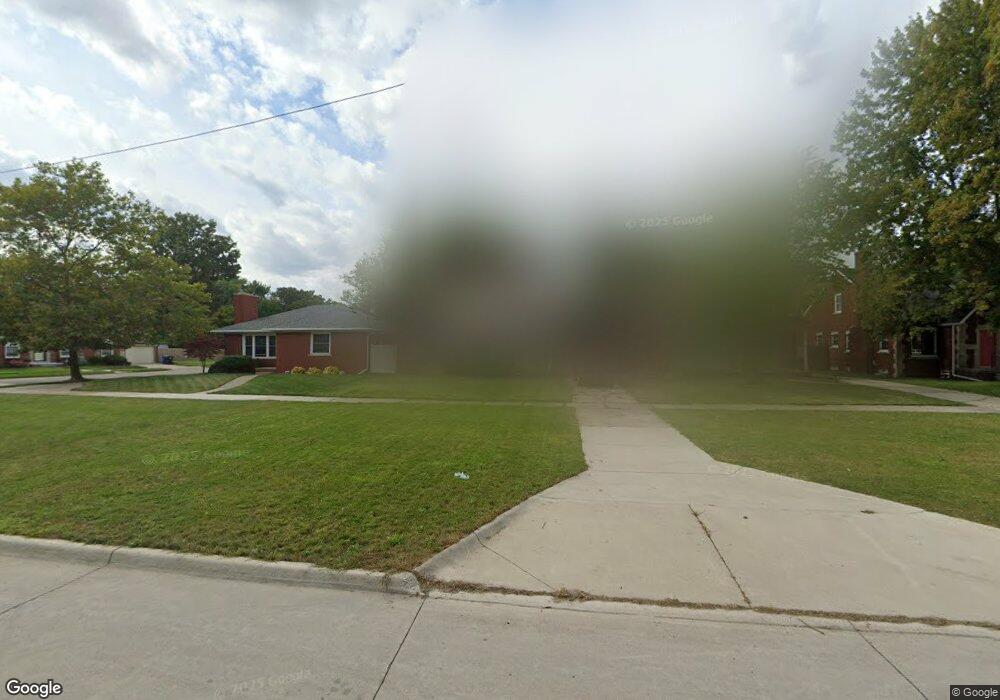 18813 Chandler Park Dr, Grosse Pointe, MI 48236 - photo 1