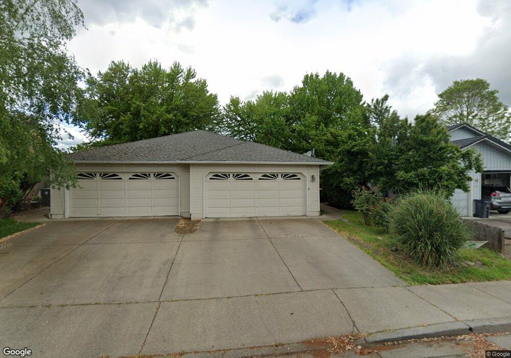 583 Primrose Dr, Central Point, OR 97502 - photo 1