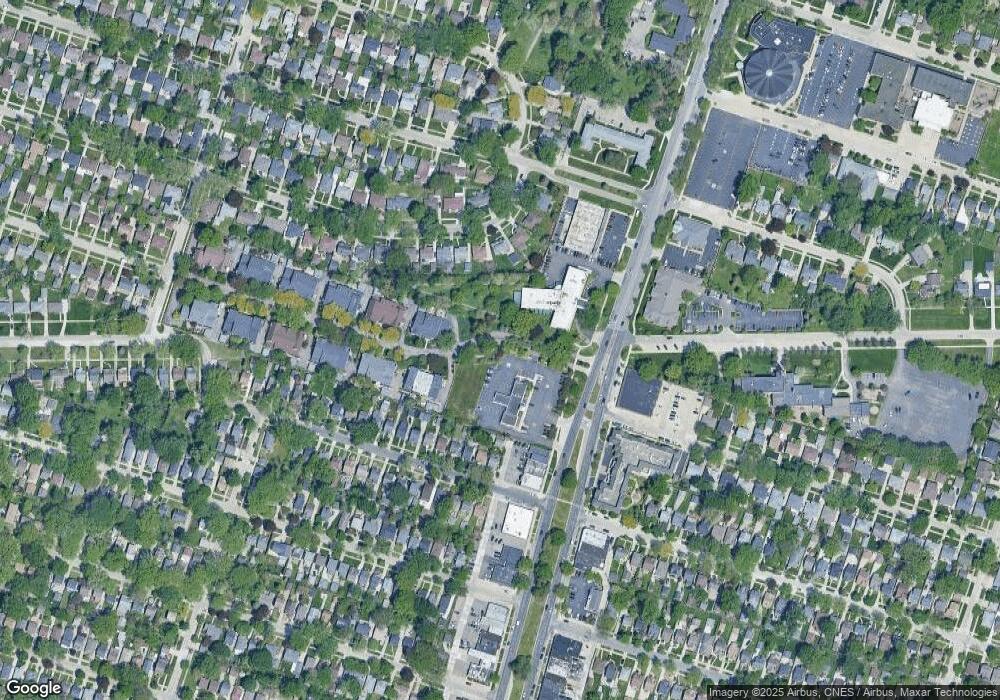 1971 Shorepointe Ln, Grosse Pointe Woods, MI 48236 - photo 1