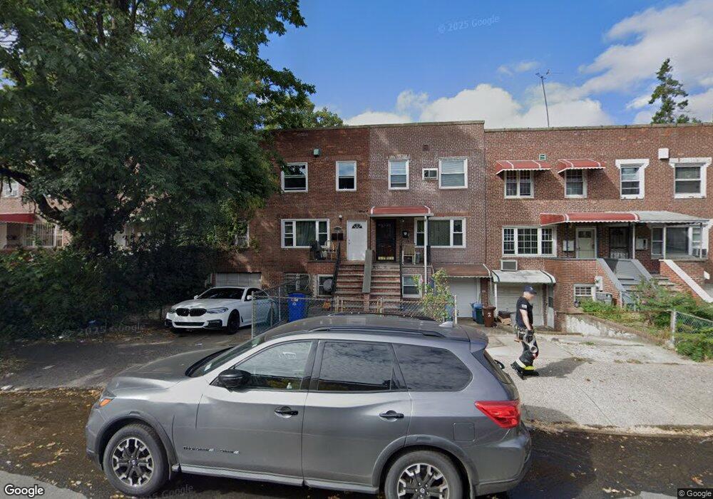 8056 164th St, Jamaica, NY 11432 - photo 1