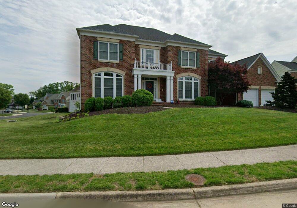 8915 Rhododendron Cir, Lorton, VA 22079 - photo 1