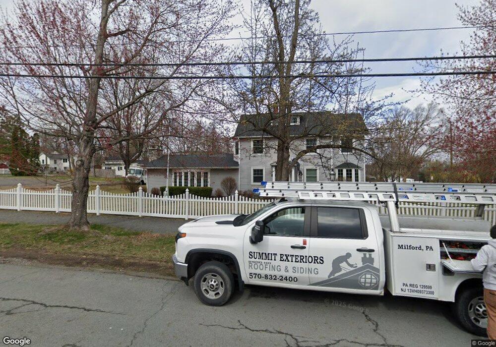 212 E Ann St, Milford, PA 18337 - photo 1