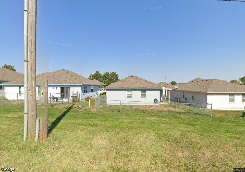 614 Twilight Dr, Raymore, MO 64083 - photo 1