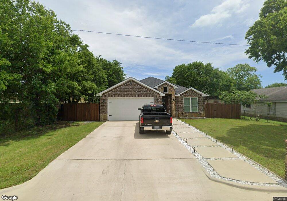 224 Cleveland St, Cleburne, TX 76031 - photo 1