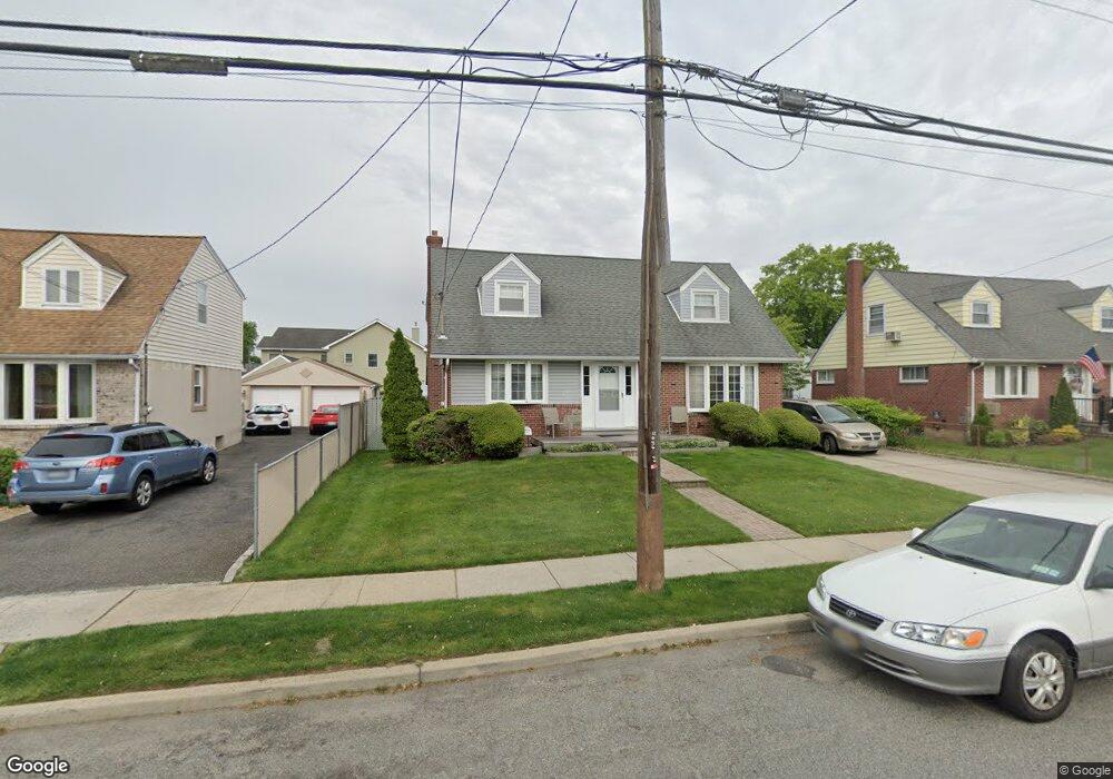 123 Caroline Ave, Franklin Square, NY 11010 - photo 1