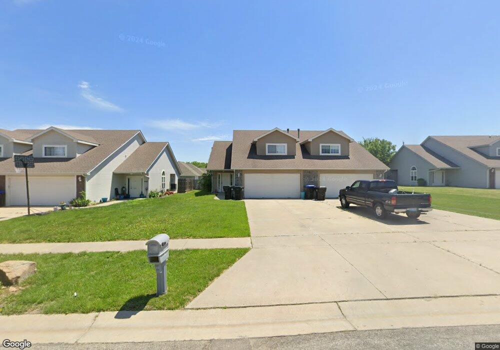 4420 SE Oakview Ct, Topeka, KS 66609 - photo 1