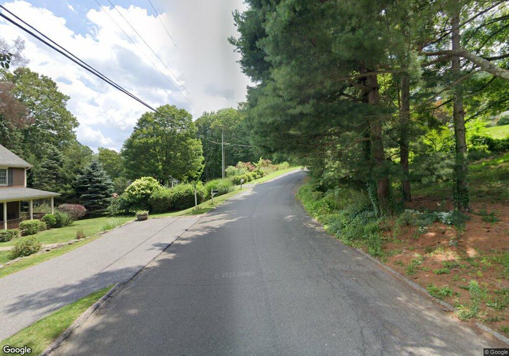 28 Circle Dr E, Ridgefield, CT 06877 - photo 1