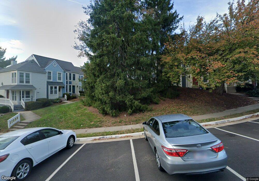 1678 Oaktree Ct, Reston, VA 20194 - photo 1