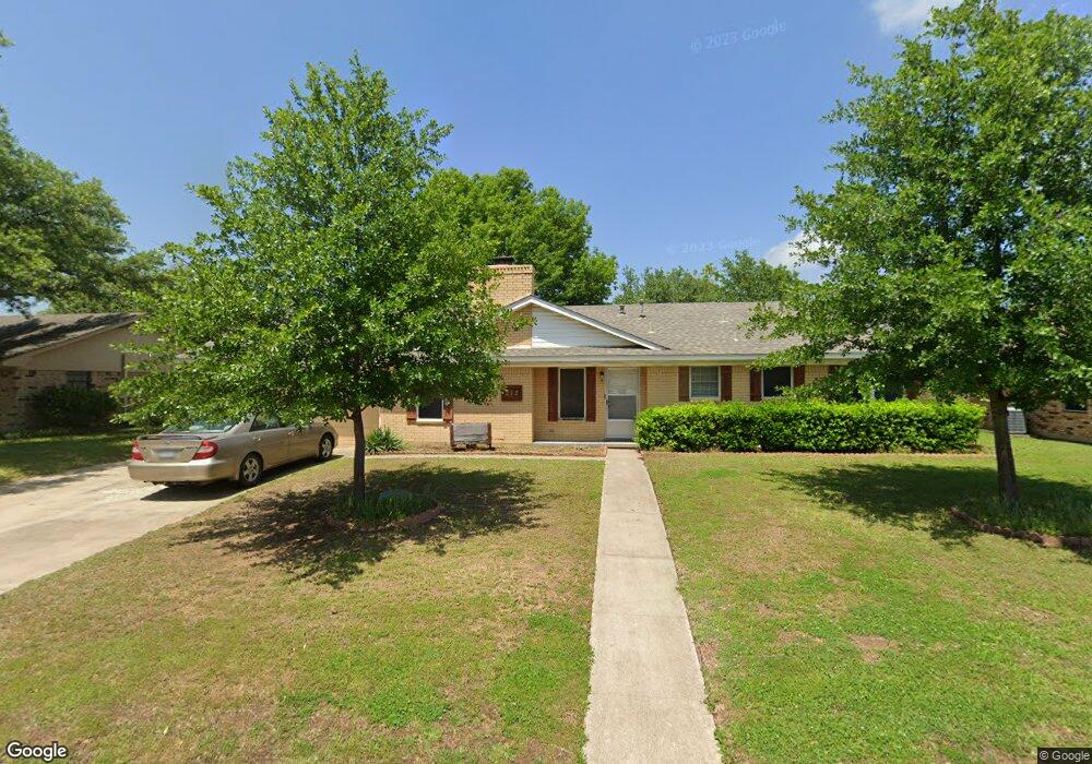 212 Red River Dr, Whitesboro, TX 76273 - photo 1