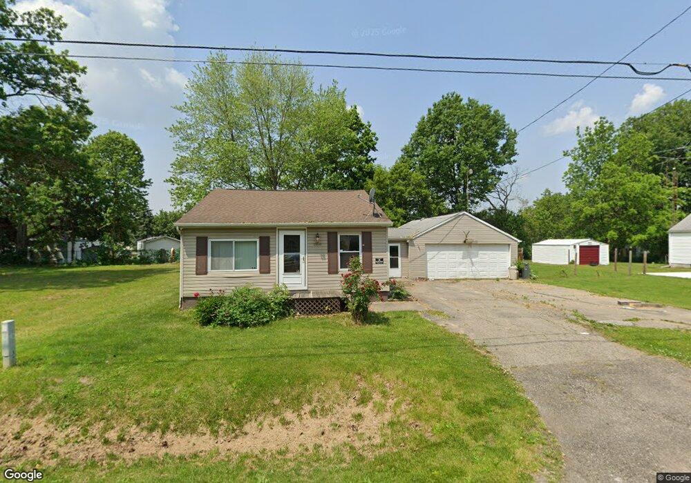 1556 Eberly Rd, Flint, MI 48532 - photo 1