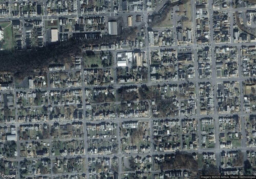 934 W Spruce St, Coal Township, PA 17866 - photo 1