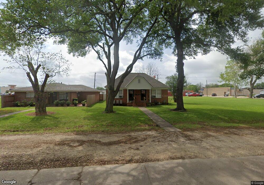 2612 8th St, Bay City, TX 77414 - photo 1