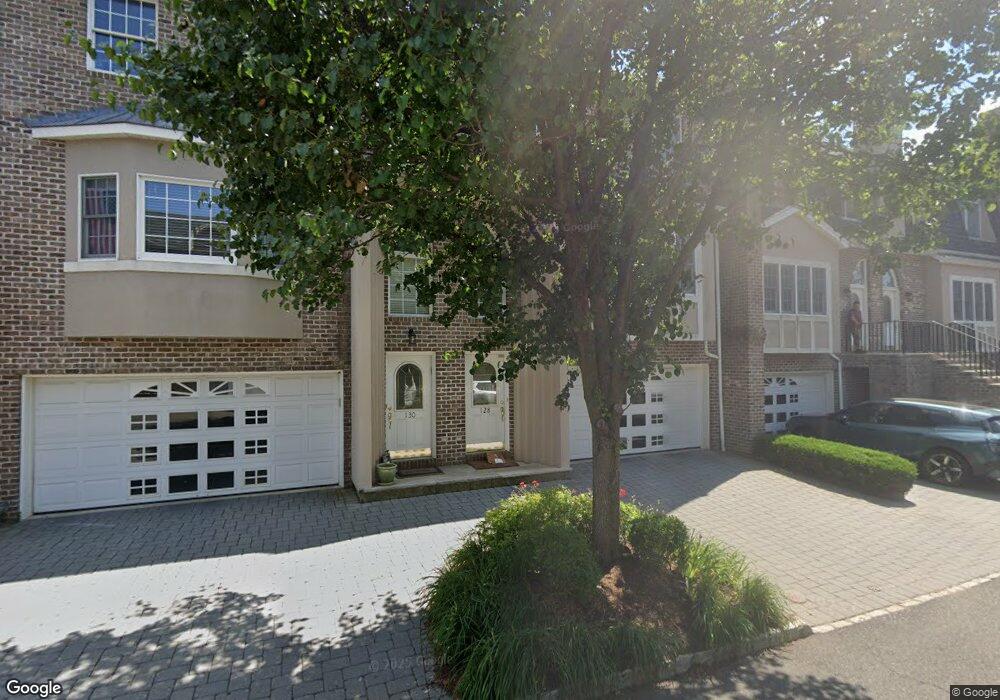 128 Stonegate Trail unit 29, Cresskill, NJ 07626 - photo 1