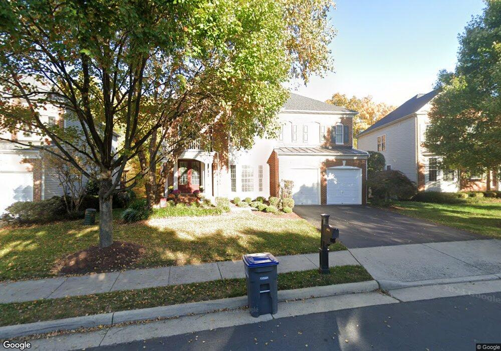 25702 South Village Dr, Chantilly, VA 20152 - photo 1