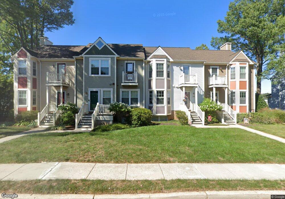 304D Locust St SE, Vienna, VA 22180 - photo 1